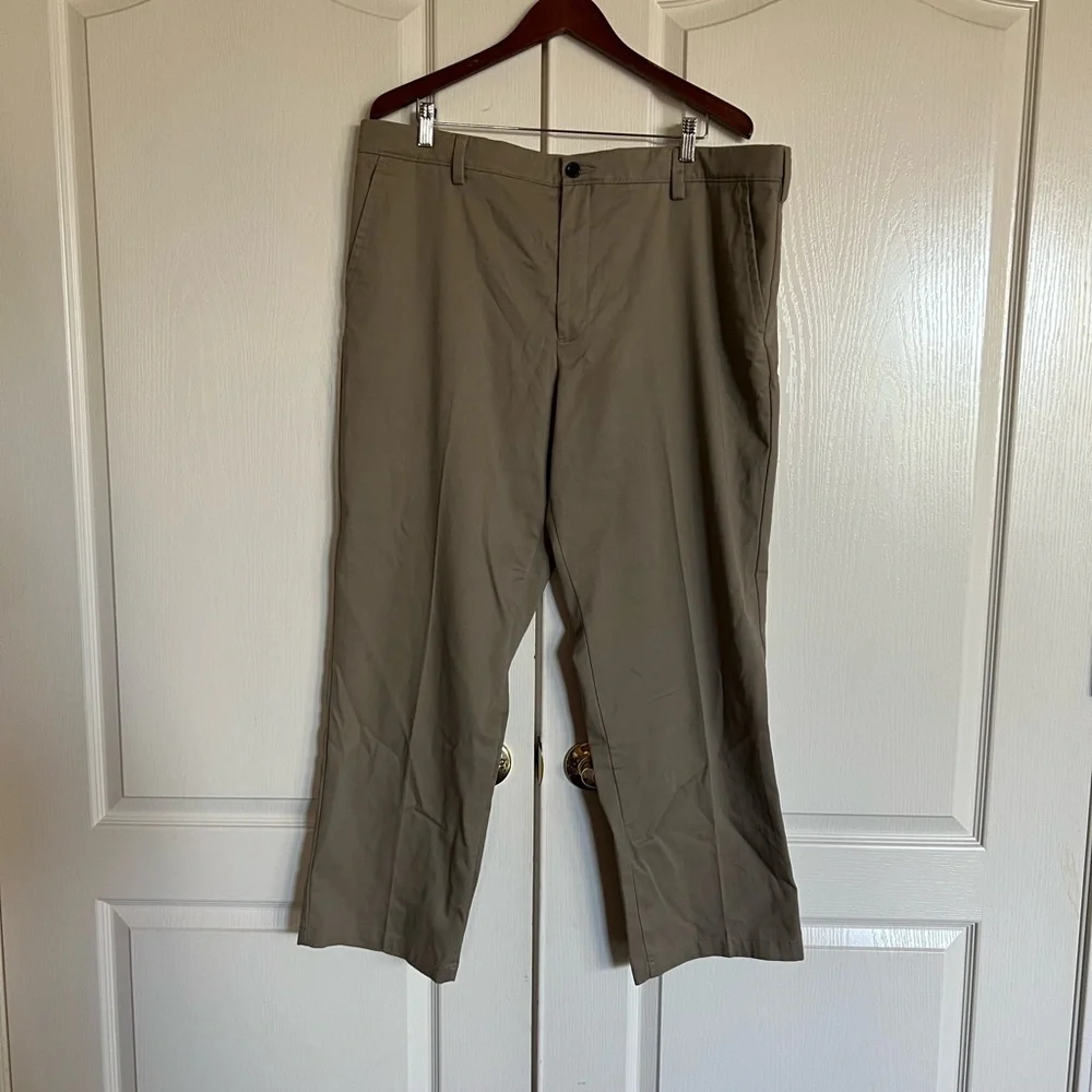 Dockers easy‎ khaki classic fit stretch pants no wrinkles size 40x30 NEW!